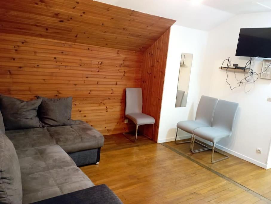 Ferienwohnung 3 Pieces Calme, Terrasse Et Parking Prive Courcouronnes Exterior foto